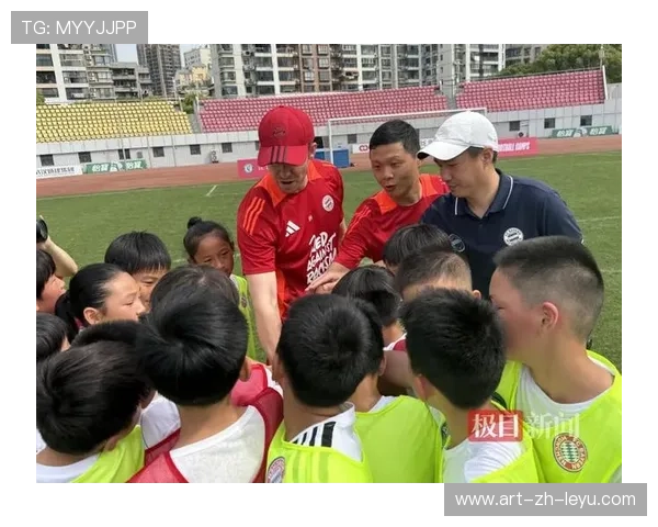 足球俱乐部青训成果汇报会吸引家长关注，足球青训俱乐部管理制度